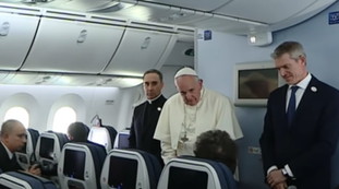 Non c'è problema, la porta è aperta: Papa Francesco sconvolge il Vaticano