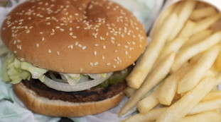 McDonald's, una decisione clamorosa: ecco quale panino sparisce