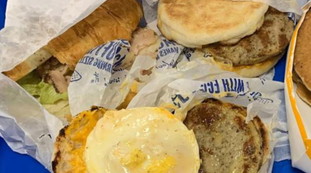 McDonald's, un panino... da 1.800 euro: il massacro in aeroporto