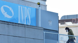 Dimostri che è viva: la lettera (clamorosa) dell'Inps alla pensionata