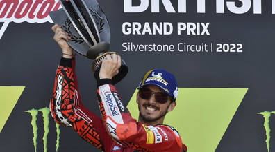 Bagnaia si rimette a caccia del mondiale: che trionfo in Gran Bretagna!