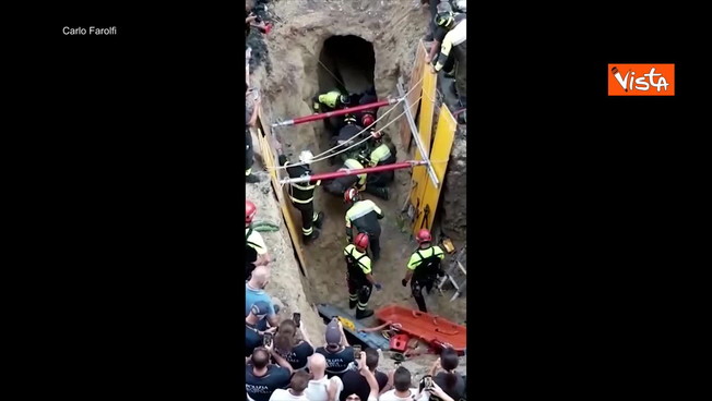 Frana il tunnel della banda del buco: il salvataggio del ladro sotto terra