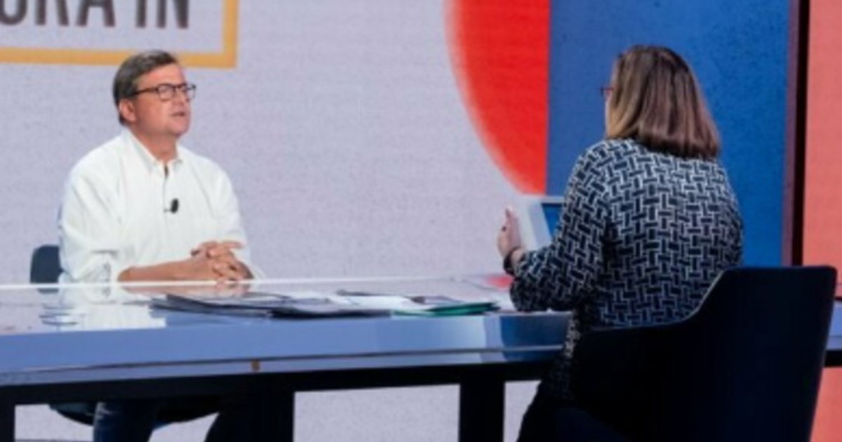 "Ha iniziato dalla Annunziata poi...". Calenda "beccato": il tentativo disperato prima del voto "Ha iniziato dalla Annunziata poi...". Calenda "beccato": il tentativo disperato prima del voto