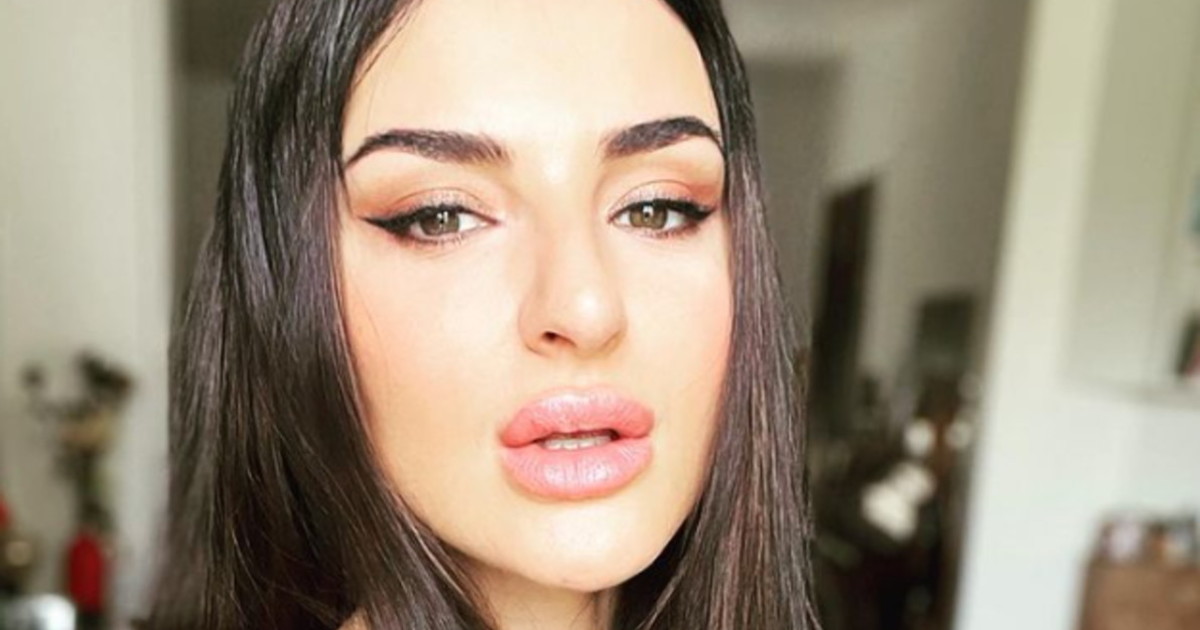 "Sono fica": la foto pazzesca di Arisa che "spacca" l "Sono fica": la foto pazzesca di Arisa che "spacca" l