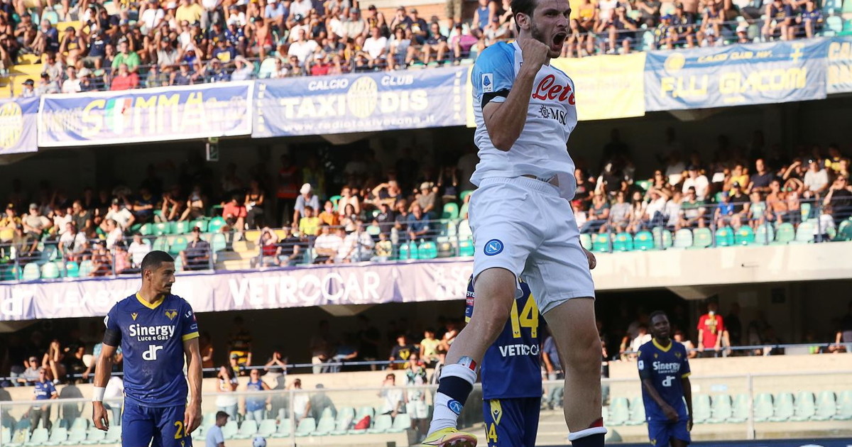 Napoli scopre un gioiello? Kvara show al debutto, asfaltato il Verona Napoli scopre un gioiello? Kvara show al debutto, asfaltato il Verona