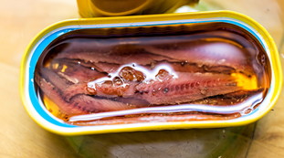Anchovy fillets, histamine off limits: the famous brand removed from the shelves | a look