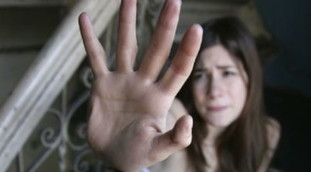 L'africano si denuda davanti alla ragazzina: Roma choc, linciato in strada