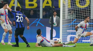 L'Inter si ritrova in Champions: Calha stende il Barça. Napoli show, Ajax polverizzato