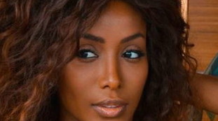 E questo è solo l'inizio... Ainett Stephens shock: ecco i nudi integrali