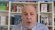 Cosa c'è scritto nel dossier di Biden sulla Meloni: Friedman si copre di ridicolo | Video