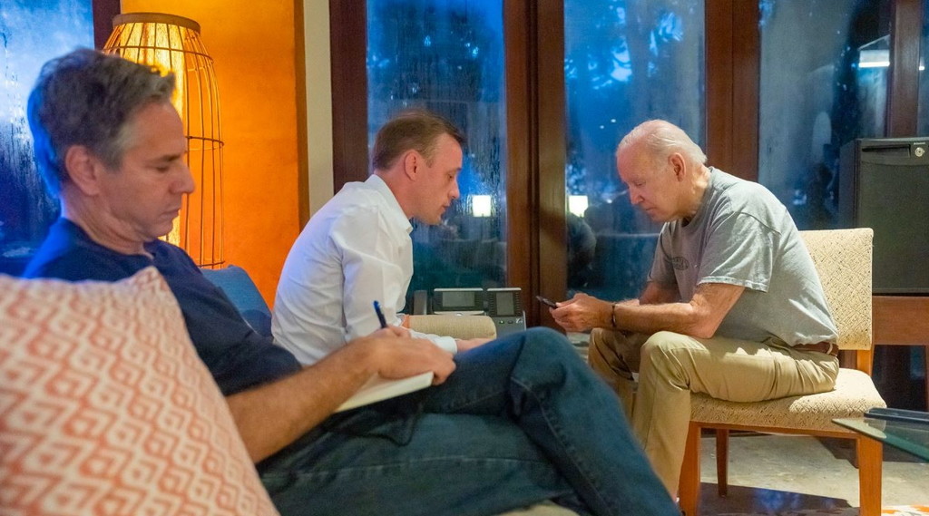 Biden furibondo con Zelensky, poi.... Missili in Polonia, la notte del terrore