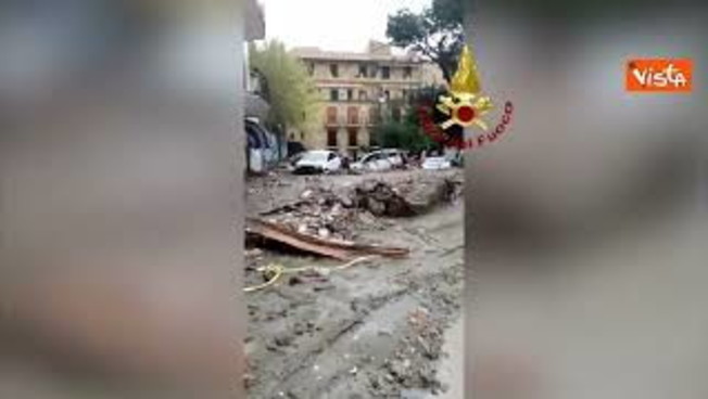 Ischia, fango e disastro: le immagini dei Vigili del fuoco Ischia, fango e disastro: le immagini dei Vigili del fuoco