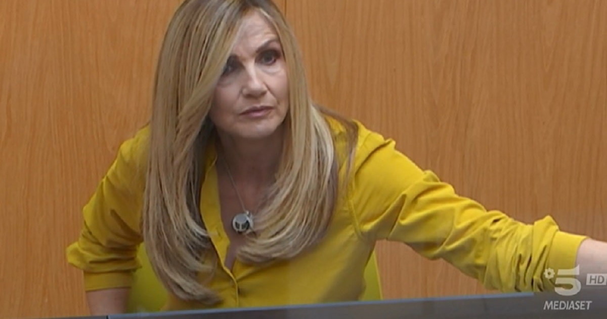 "Un disastro": il dolore nascosto di Lorella Cuccarini, ora dice tutto "Un disastro": il dolore nascosto di Lorella Cuccarini, ora dice tutto