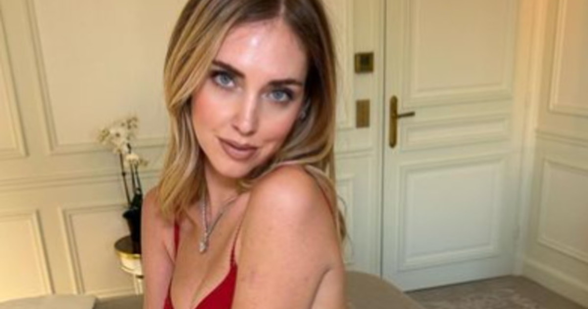 Fedez Not My Sir: Chiara Ferragni, sexy blowout