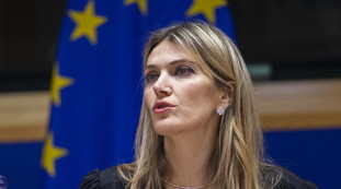 Ha cominciato a confessare. Per la sinistra è finita: cosa ha detto Eva Kaili