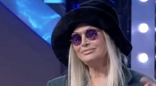 In causa con la Rai: clamoroso a Sanremo, Anna Oxa gela la moglie di Amadeus