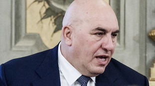 Perché si può ascoltare sulla tv pubblica?. Zaia intercettato, la furia di Crosetto