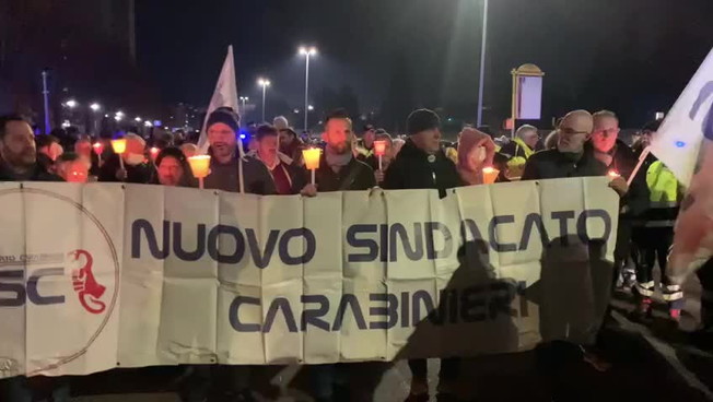 Roma, la marcia per la legalità a sostegno dei carabinieri