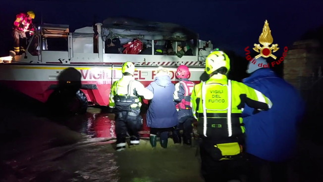 Maltempo Emilia Romagna, 760 Vigili del Fuoco al lavoro con 250 mezzi ...