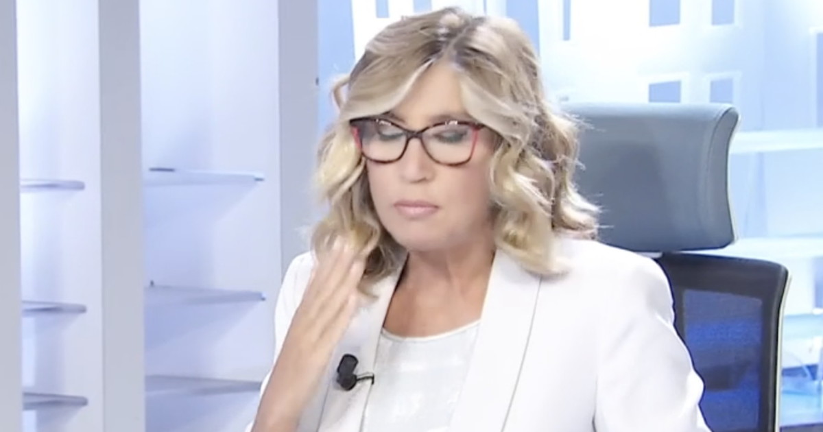 Scusate, ma.... Imbarazzo per Myrta Merlino: rientrano in studio, sorpresa così | Video