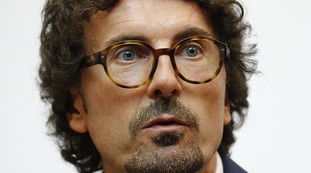 Giusto in galera.: Toninelli, altro disastro: quelle sconcertanti frasi sul suo Ministero