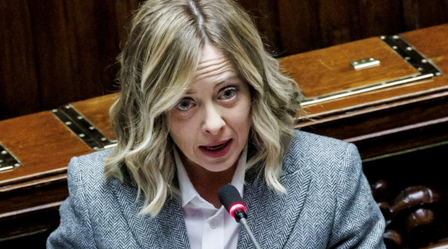 Io difendo la nazione: Meloni inchioda Elkann, cosa c'è dietro la resa dei conti