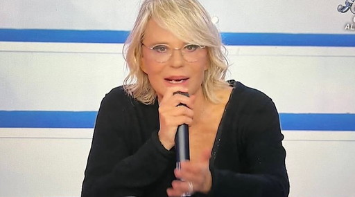 Voi avete dei problemi: De Filippi, sfogo senza precedenti contro Tina e Gianni Sperti