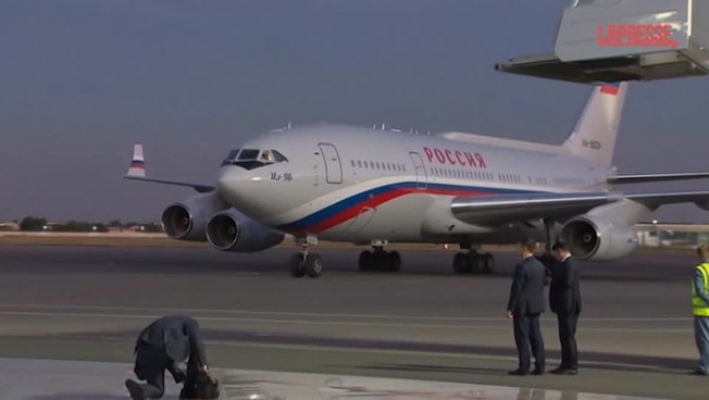 Uzbekistan, l'arrivo di Putin per la visita di Stato