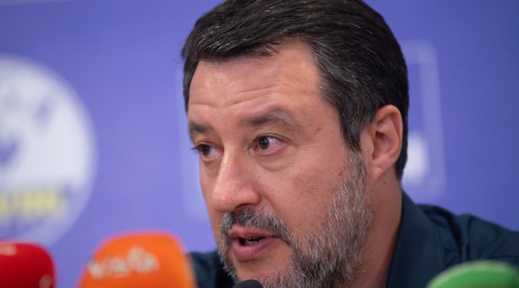 Domani questa notizia non la leggerete: Siri, la rivelazione di Matteo Salvini