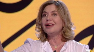 Elogio alla Meloni e schiaffo al politicamente corretto: la lezione di Sabina Guzzanti alla sinistra