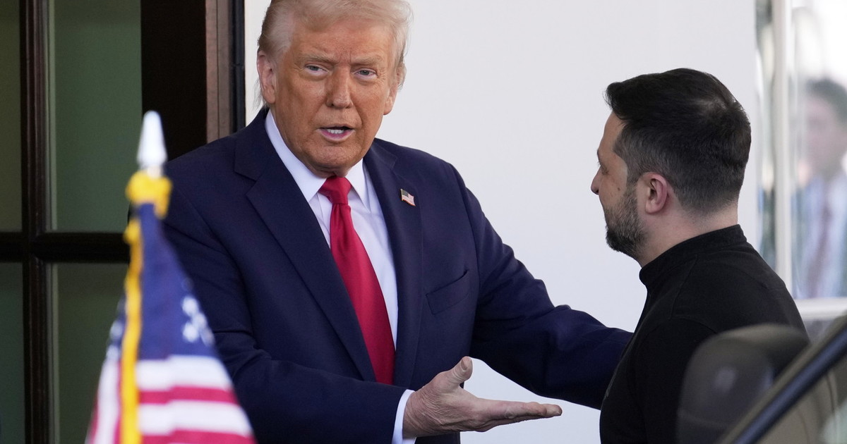 Donald Trump, la telefonata a Zelensky: "Colpire Mosca e San Pietroburgo"