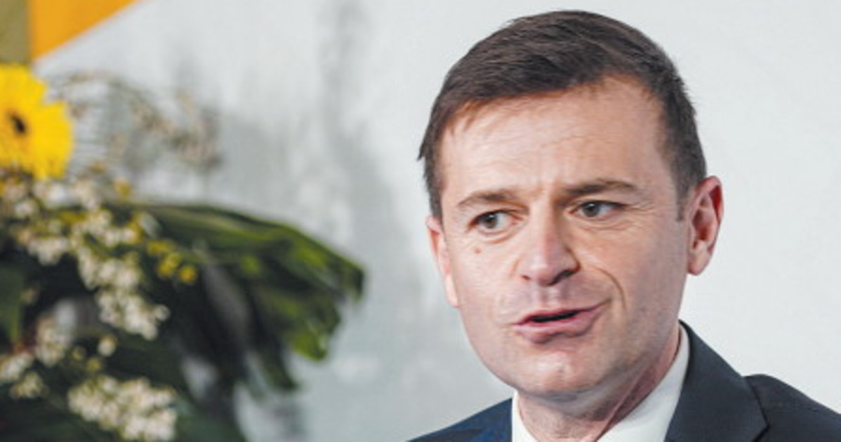 Pd, la truffa del sindaco con "Lello il Sensitivo" e le sim dei profughi Pd, la truffa del sindaco con "Lello il Sensitivo" e le sim dei profughi