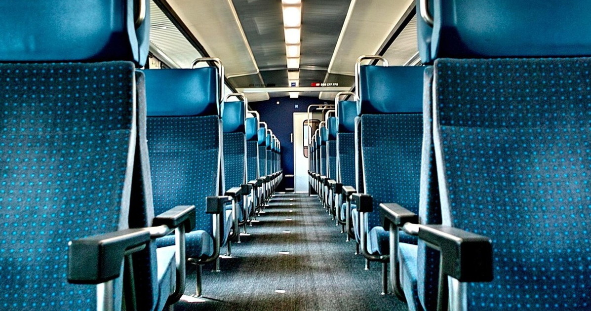 cesena scende dal treno e viene massacrato a bottigliate da 2 magrebini