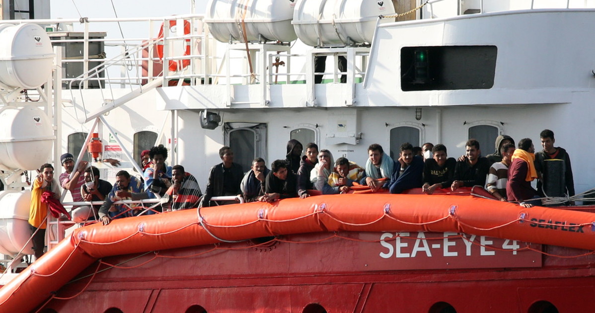 Immigrati, le Ong accusano il governo? Sbugiardate in tempo record: occhio ai numeri Immigrati, le Ong accusano il governo? Sbugiardate in tempo record: occhio ai numeri