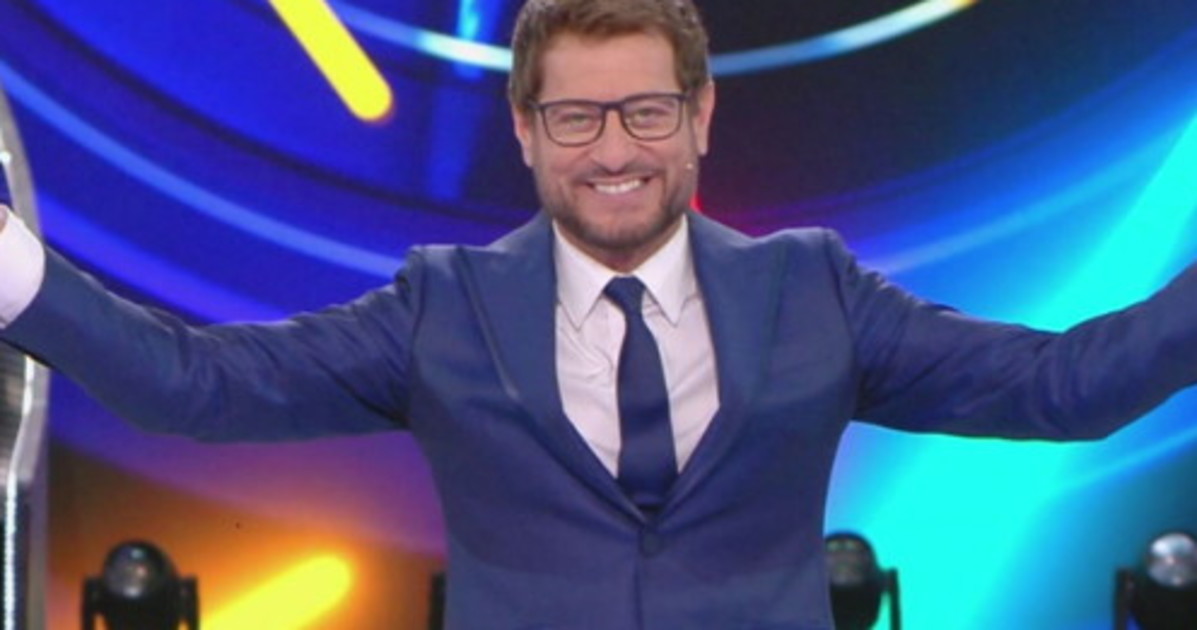 Sarabanda, Enrico Papi torna nel preserale di Canale 5