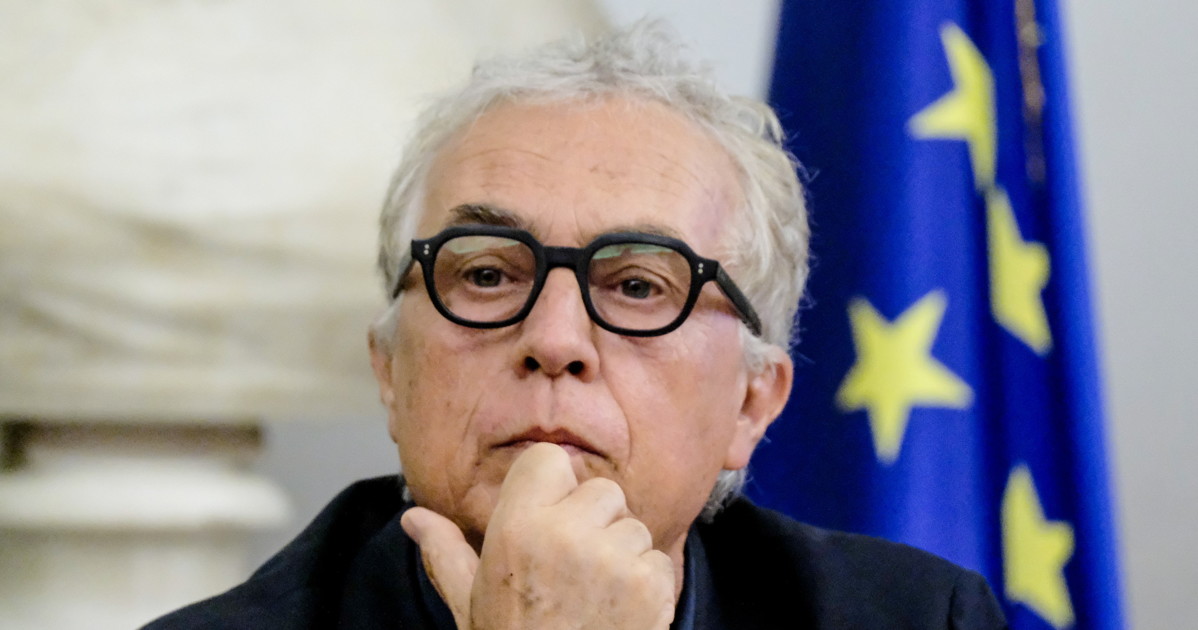 Stefano Boeri e le chat con Sala, solo in privato la sinistra dice la verità sui migranti Stefano Boeri e le chat con Sala, solo in privato la sinistra dice la verità sui migranti