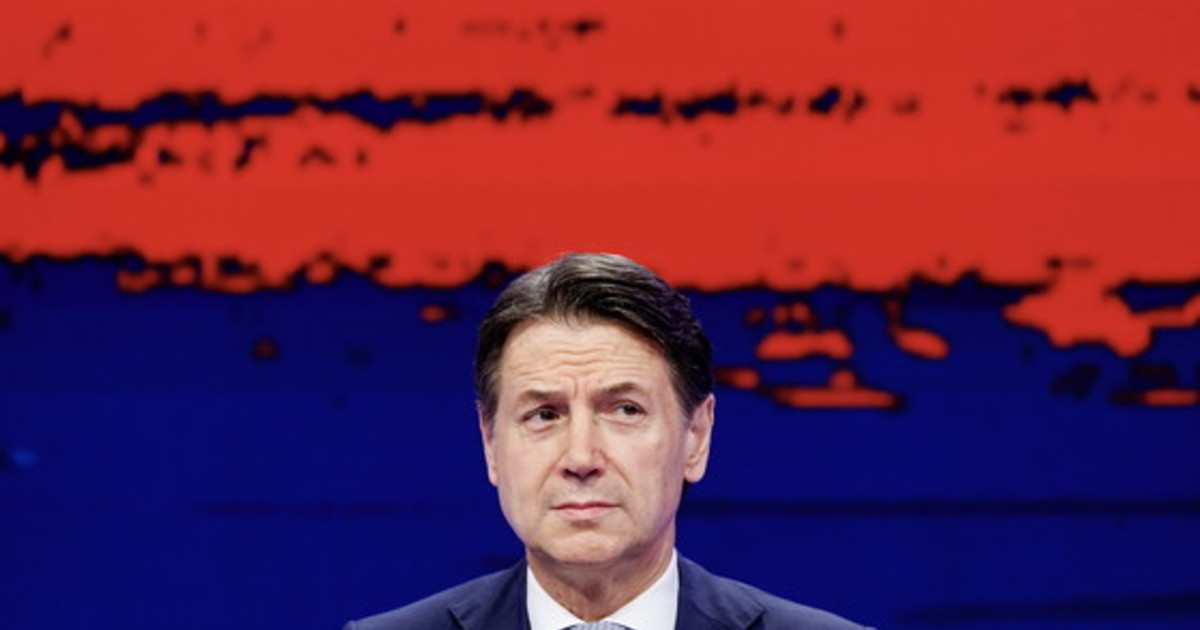 Ilona Staller denuncia Giuseppe Conte: "Come hanno usato i soldi dei vitalizi" Ilona Staller denuncia Giuseppe Conte: "Come hanno usato i soldi dei vitalizi"