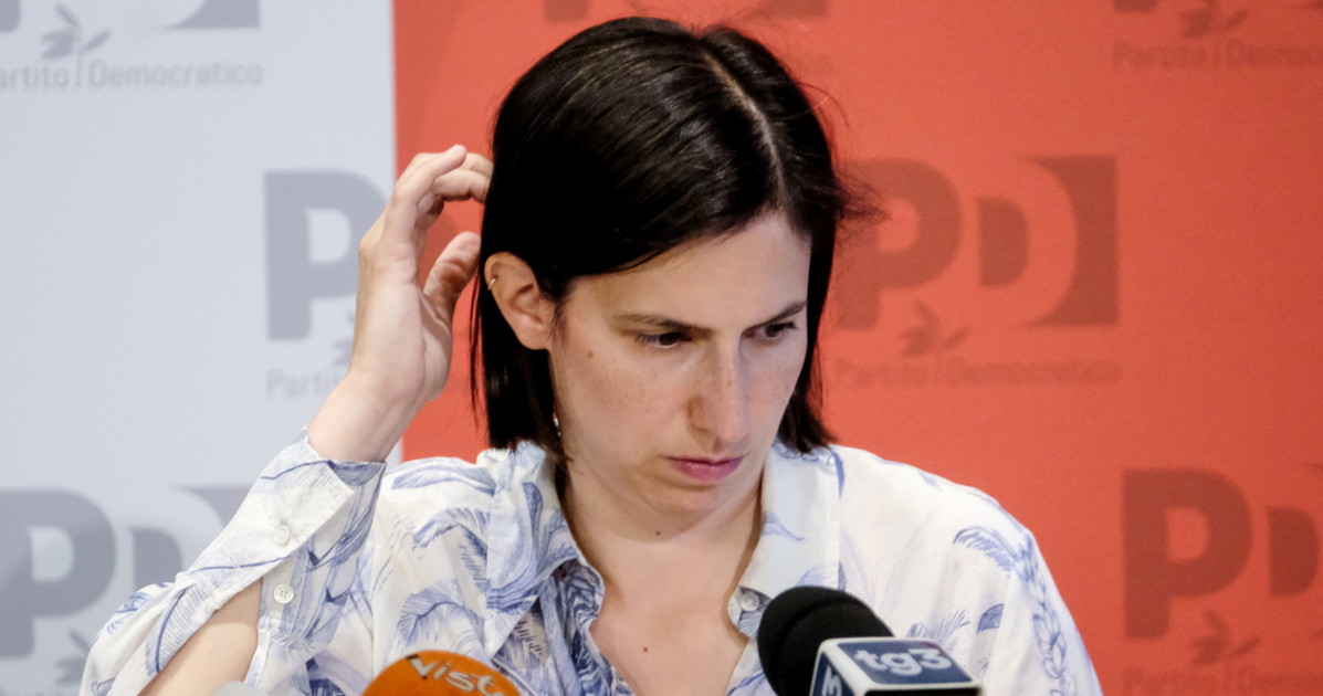 Elly Schlein, nel suo Pd comandano i cacicchi: lo schiaffo di Decaro Elly Schlein, nel suo Pd comandano i cacicchi: lo schiaffo di Decaro
