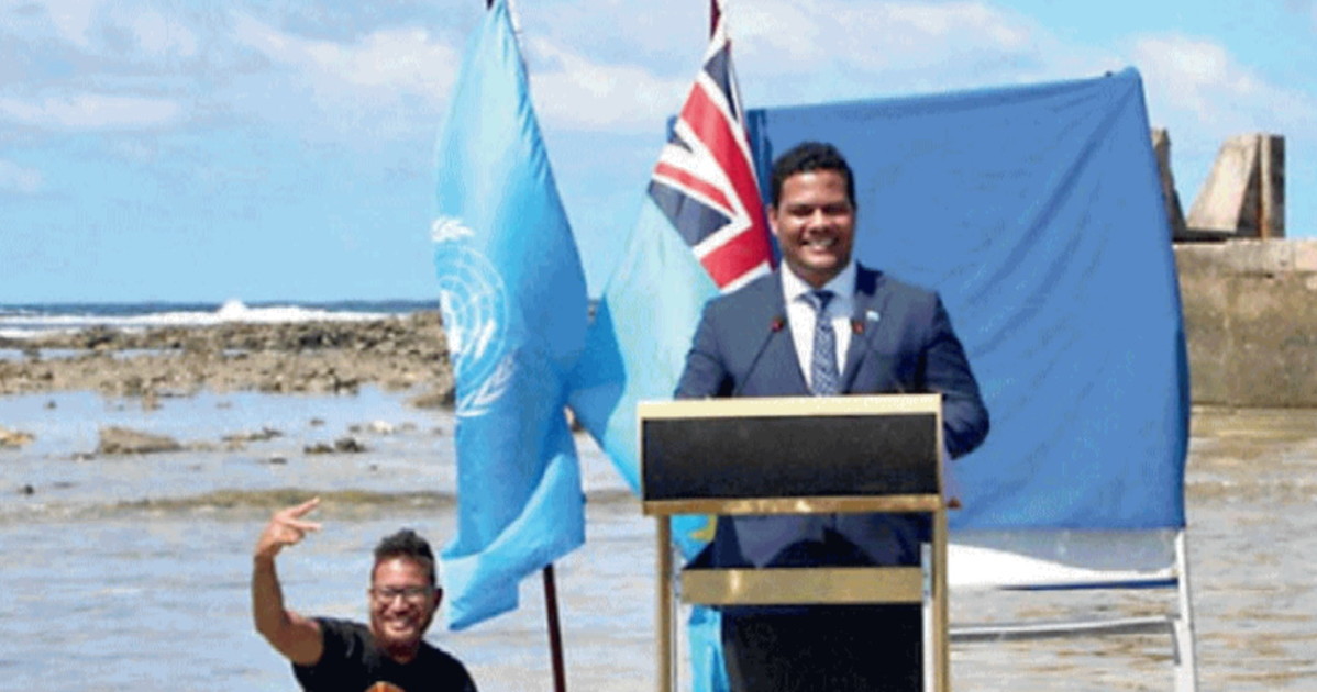 Tuvalu, l’isola che dovrebbe sparire è più grande di prima: catastrofisti muti Tuvalu, l’isola che dovrebbe sparire è più grande di prima: catastrofisti muti