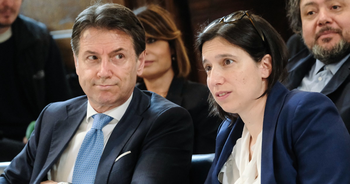 M5s, linea Travaglio: i nomi dei grillini che vogliono far fuori Schlein M5s, linea Travaglio: i nomi dei grillini che vogliono far fuori Schlein