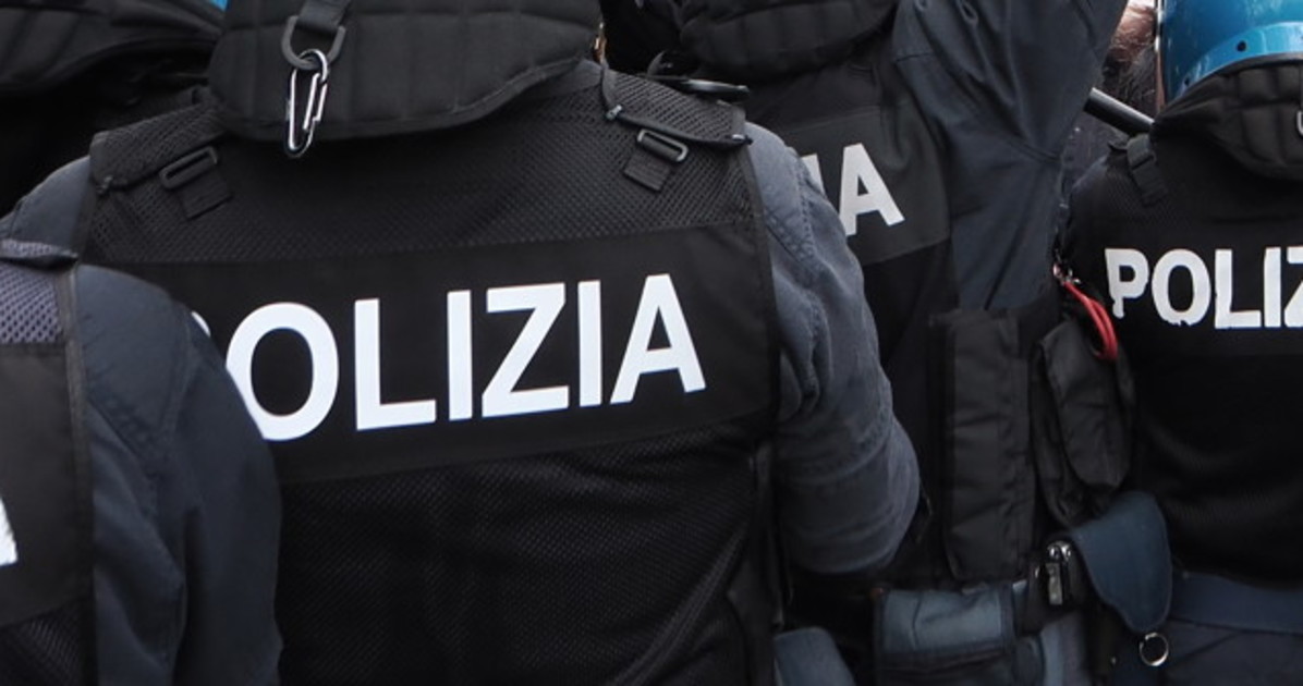 Arrestato scafista somalo: ha accoltellato un minorenne che si ribellava allo stupro Arrestato scafista somalo: ha accoltellato un minorenne che si ribellava allo stupro