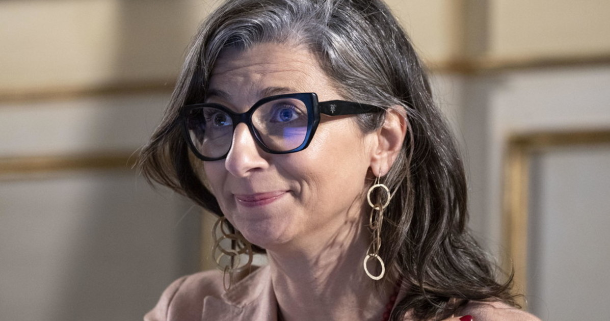Francesca Albanese premiata dal Pd e la destra scende in piazza