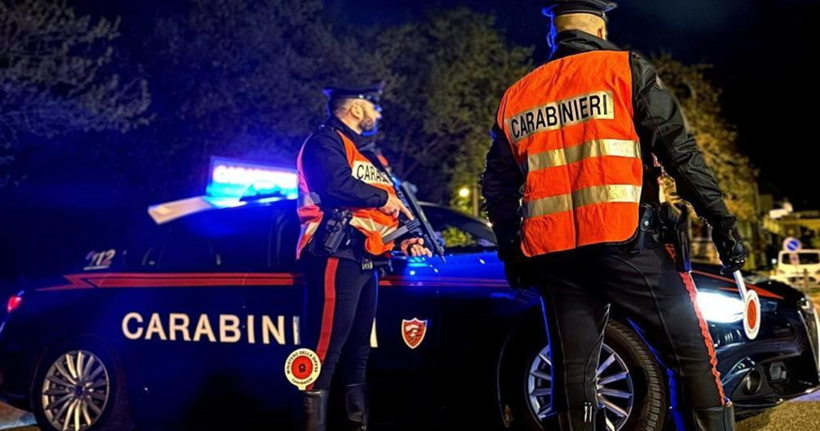 sanremo fugge all alt e rifiuta l alcoltest 21enne aggredisce i carabinieri