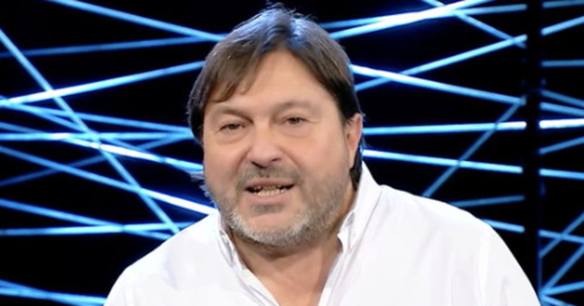 Sigfrido Ranucci, piagnisteo contro la Rai a teatro: "Vita condizionata per sempre" Sigfrido Ranucci, piagnisteo contro la Rai a teatro: "Vita condizionata per sempre"