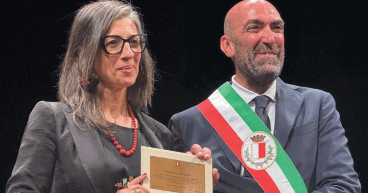 Francesca Albanese "aizza" i pm contro Giorgia Meloni: senza vergogna
