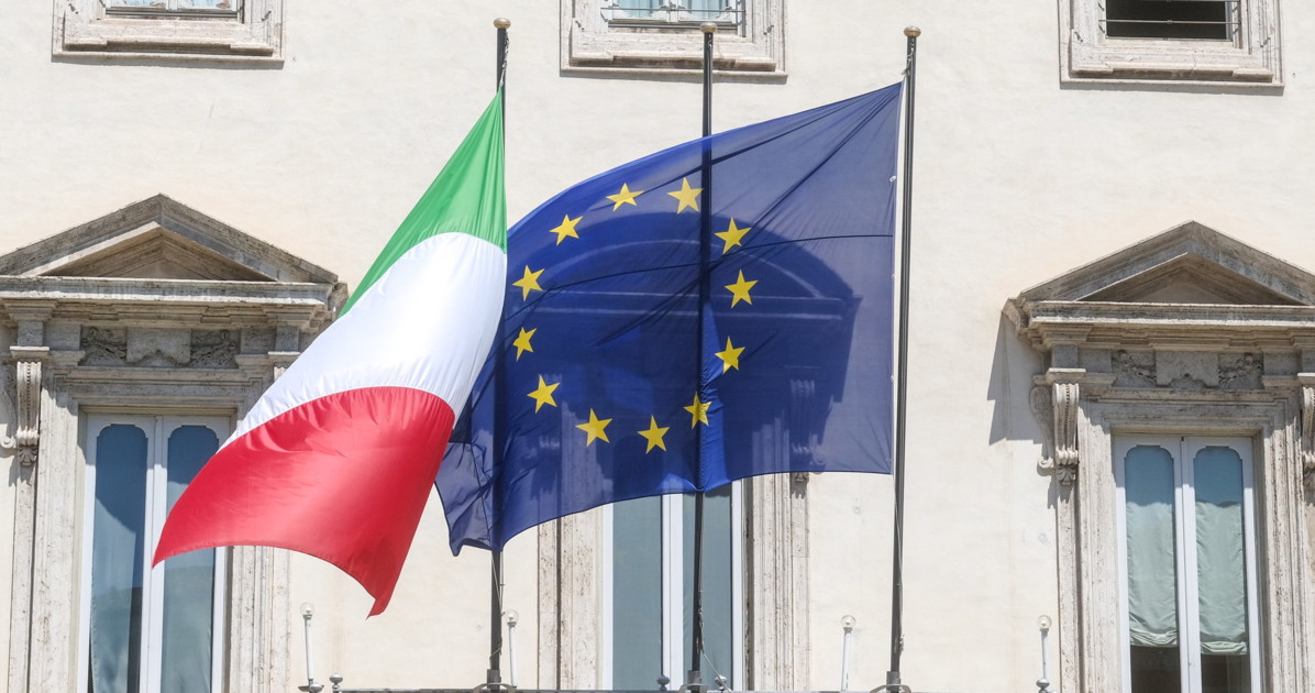 palazzo chigi l uomo che bruciava i segreti ha la leucemia scattano le condanne