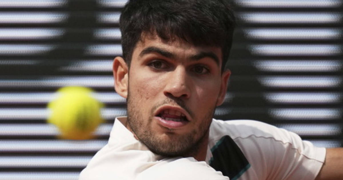 carlos alcaraz inizia l attacco totale a jannik sinner
