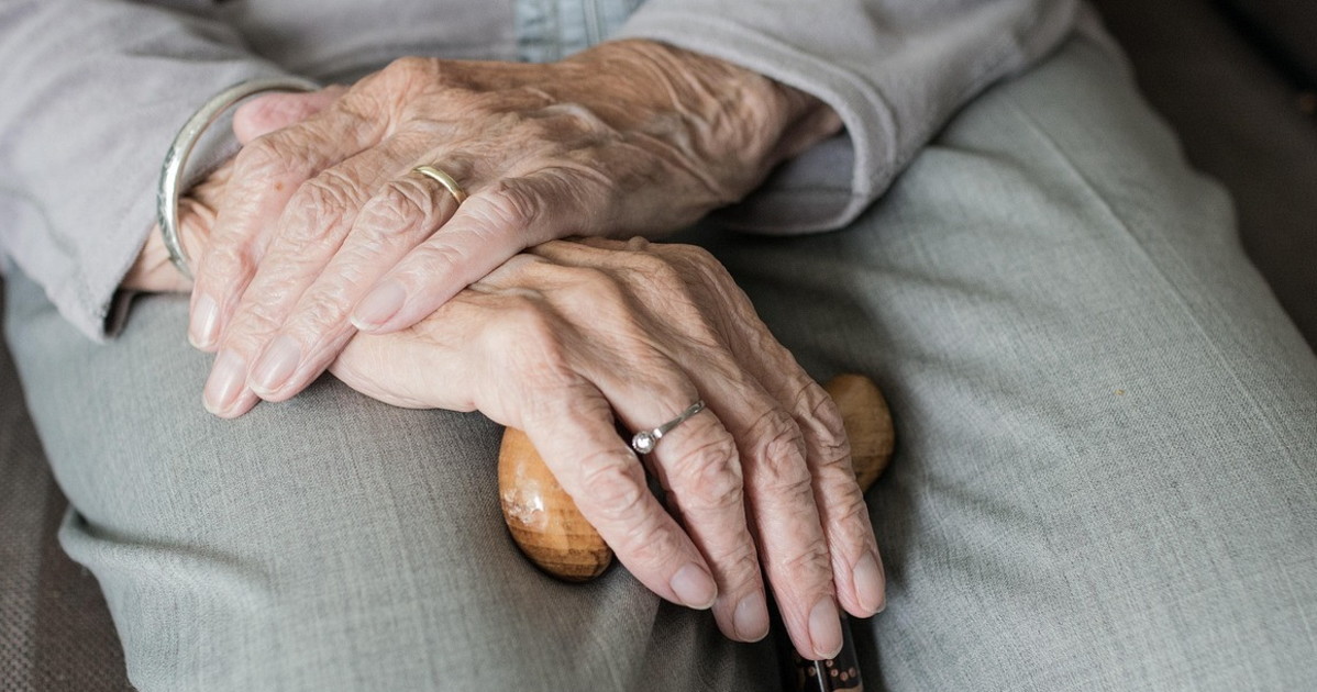 Roma, violenta e rapina anziana di 80 anni: arrestato 26enne
