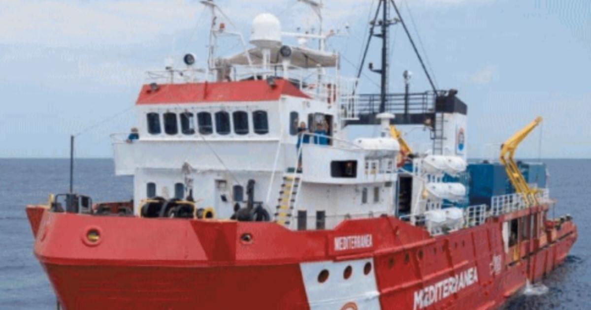l ong di casarini in mare ecco la nuova nave
