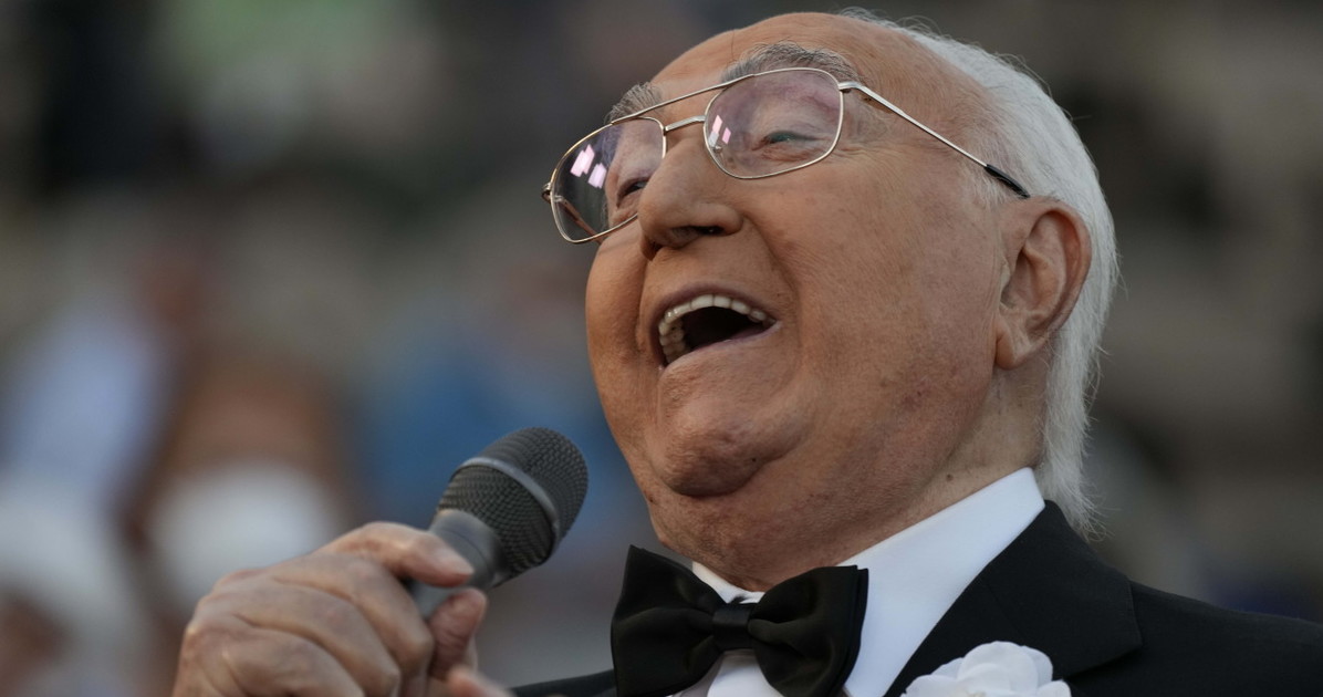 Pippo Baudo, la rivelazione del medico: "Ecco il suo ultimo sogno" Pippo Baudo, la rivelazione del medico: "Ecco il suo ultimo sogno"